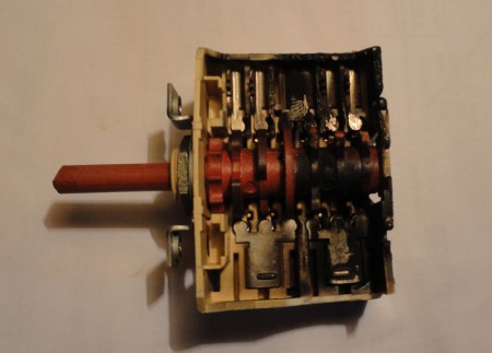 Sugedęs viryklės jungiklis